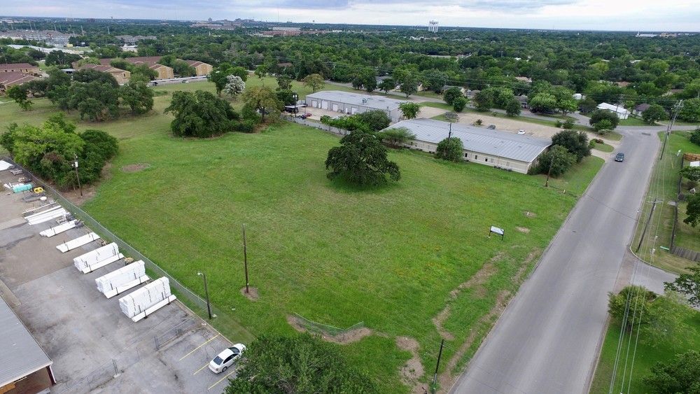 ± 2.36 Acres | 2402 & 2404 Osborn Lane | Bryan, TX: 2402-2404 Osborn Ln, Bryan, TX 77803